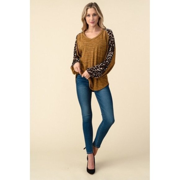 KNIT V NECK LEOPARD Women Long Sleeve Top - Picture 1 of 9